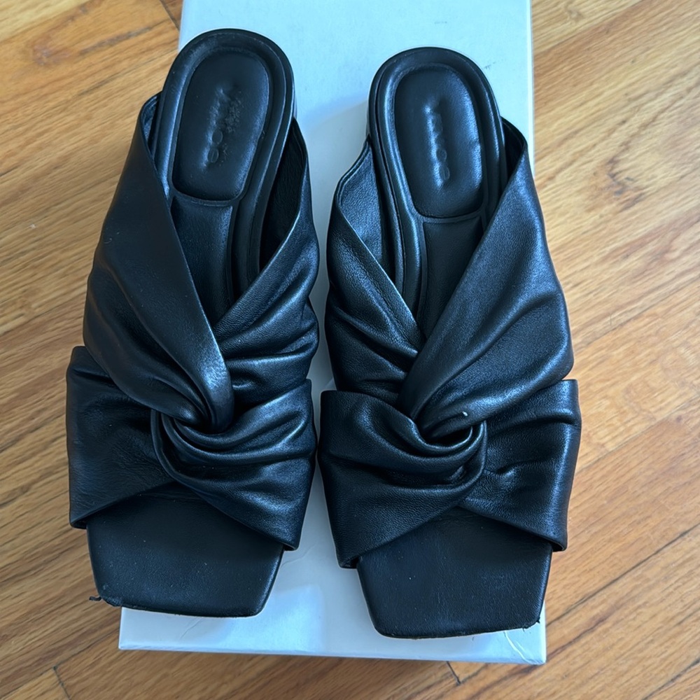 Vince Zoya Sandal